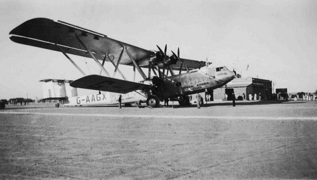 imperial airways g-aagx hp42 hannibal at karachi 5 dec 1934 0738-0005